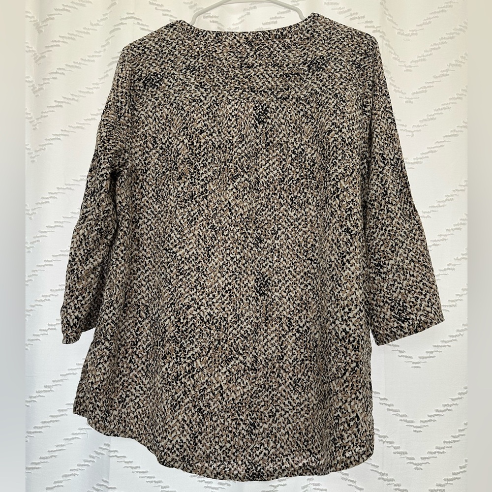 Liz Claiborne Black, White, and Cream Blouse - Picture 3 of 3